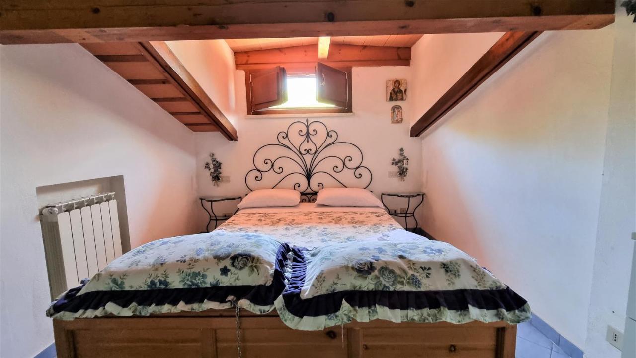 Villa Cecilia Sul Lago Fronte Mare Сперлонга Екстер'єр фото