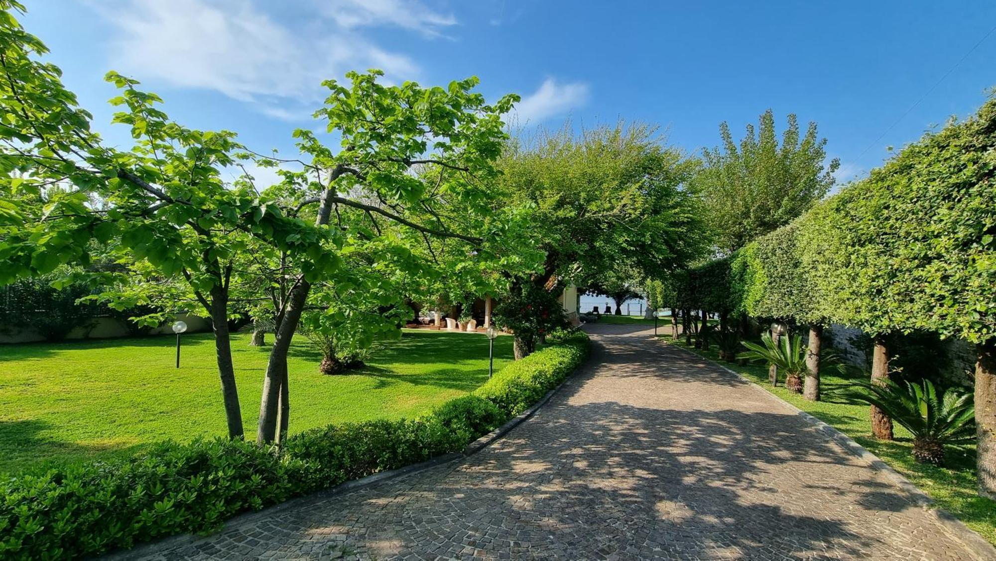 Villa Cecilia Sul Lago Fronte Mare Сперлонга Екстер'єр фото